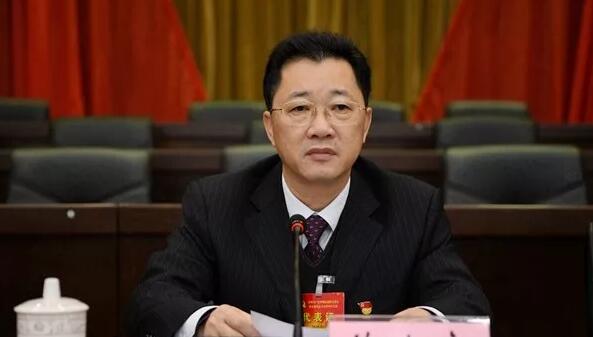 藍啟章簡歷：河池市政協(xié)副主席藍啟章，曾任河池市政府副秘書長、羅城縣委書記、都安縣長