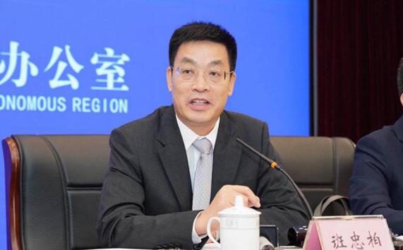 班忠柏簡歷：廣西政協(xié)民族和宗教委主任班忠柏，曾任廣西民宗委主任，防城港市長