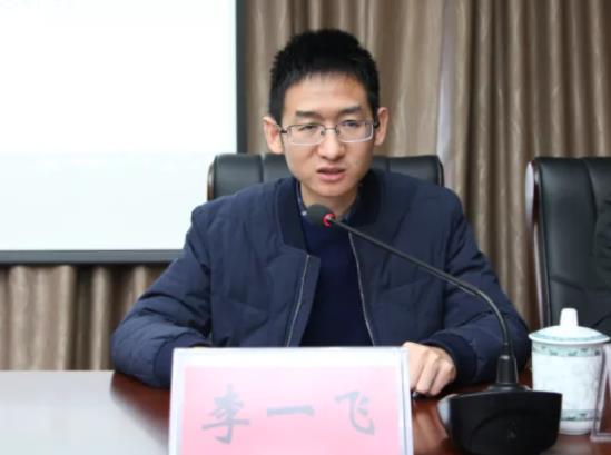 李一飛簡歷：龍勝縣委書記李一飛，曾任桂林市政府秘書長、市委副秘書長