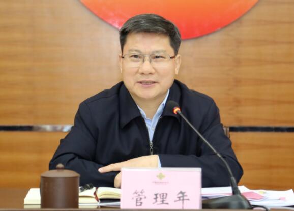管理年簡歷：廣西自治區(qū)人大副秘書長管理年，曾任廣西總工會(huì)黨組書記、常務(wù)副主席、供銷社主任